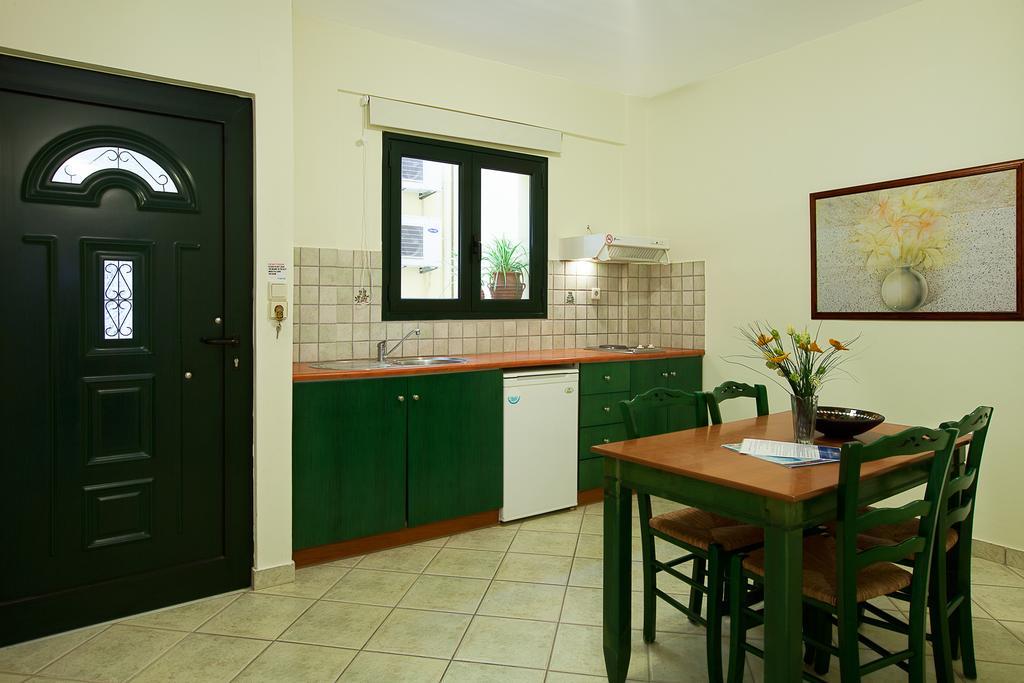 Alkionides Seaside Aparthotel 2*