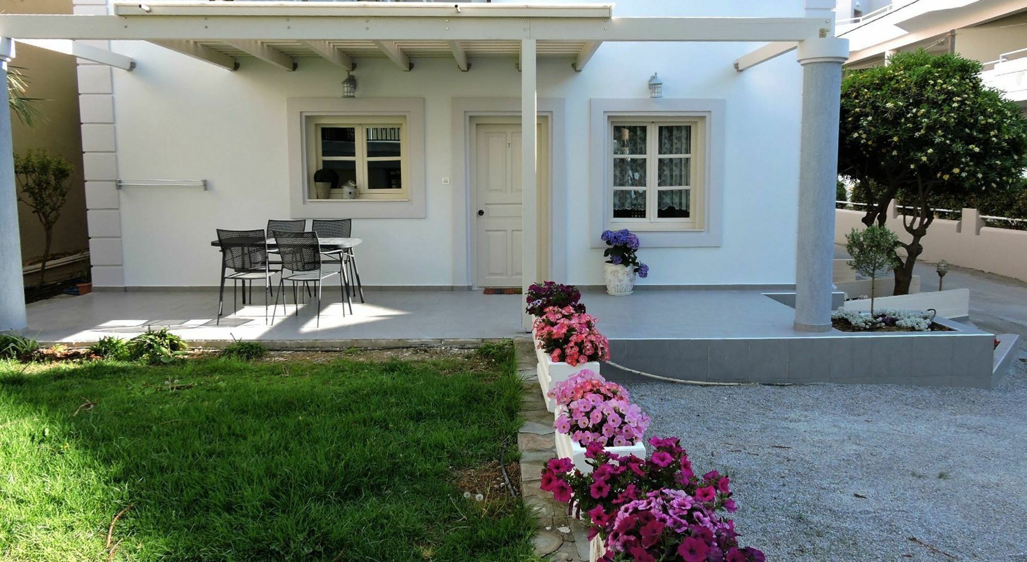 Aparthotel Alkionides Seaside Platanés